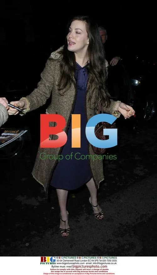 Liv Tyler returns to London hotel