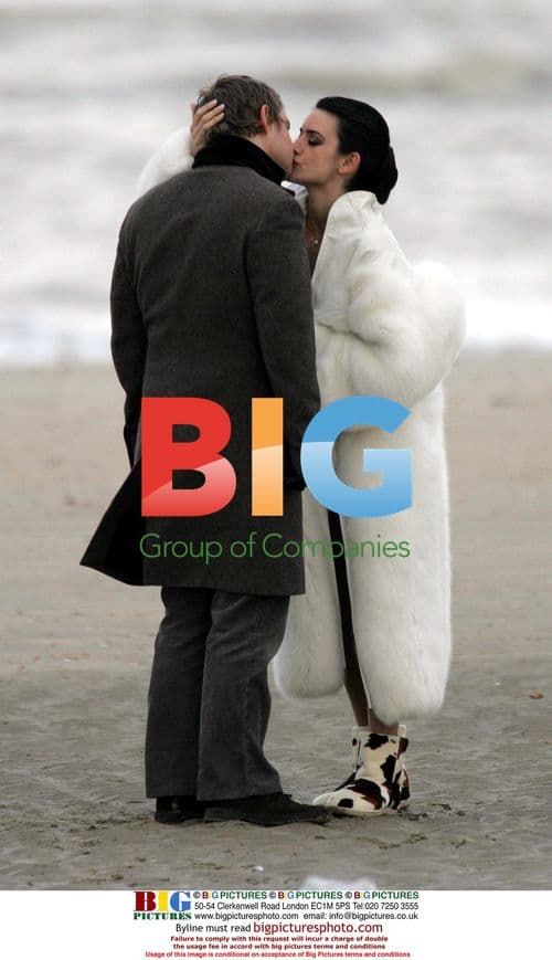 Penelope Cruz and Martin Freeman film 'The Good Night'