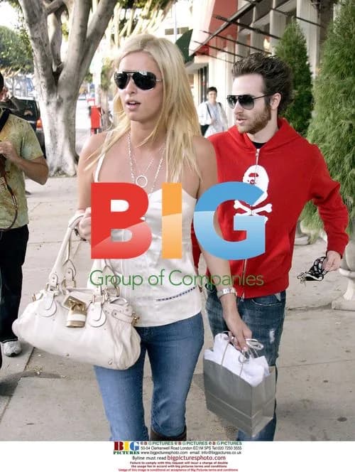 Nicky Hilton shopping with boyfriend