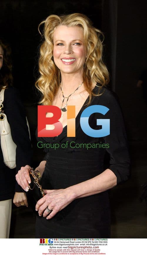 Kim Basinger at 'Cellular' Premiere