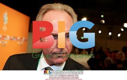 Sven Goran Eriksson talks to journalists