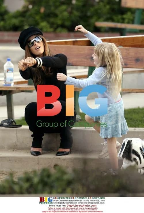 Kate Beckinsale with Family at Malibu Playground