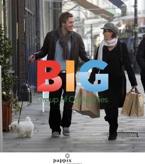 Sadie Frost Christmas Shopping with Toyboy