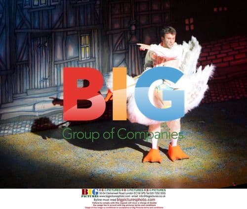 Robbie Williams' mate in Stoke panto