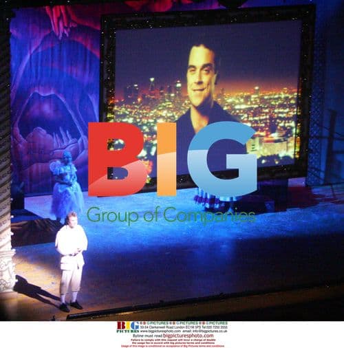 Robbie Williams' friend in Mother Goose panto