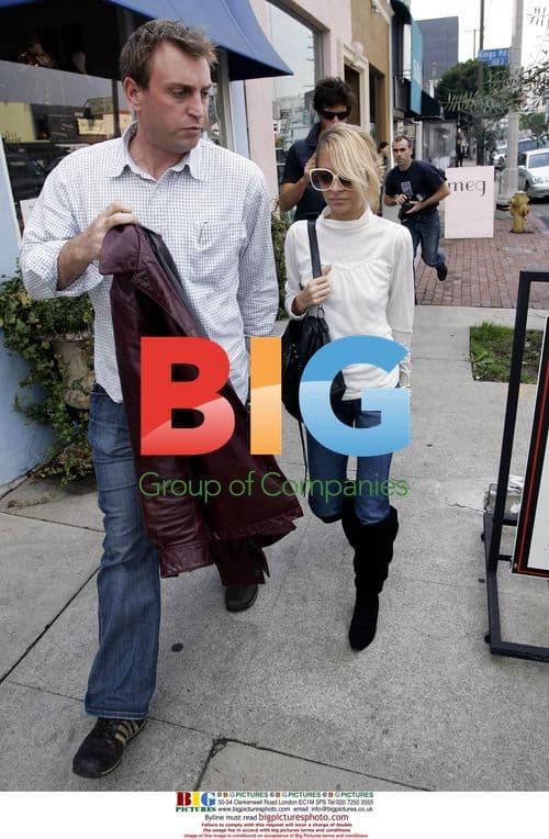 Nicole Richie Spotted Having Coffee