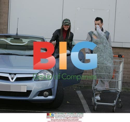 Celebrities Buy Christmas Tree