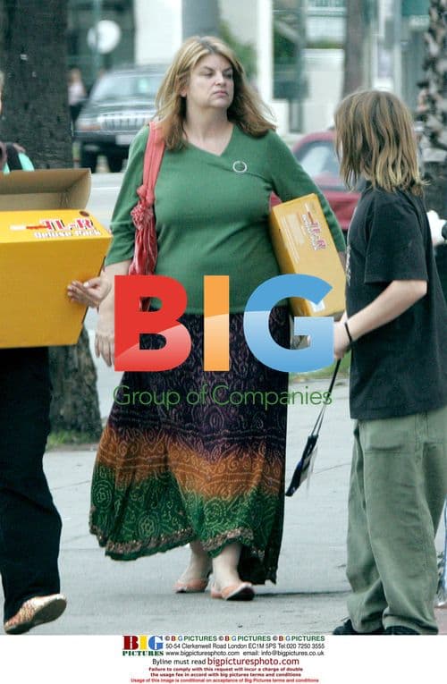 Kirstie Alley Shopping with Kids