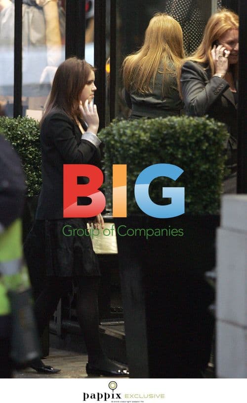 Duchess of York and Daughters Christmas Shopping