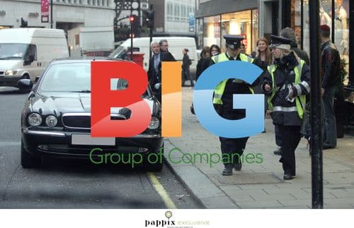 Duchess of York and Princesses Christmas Shopping