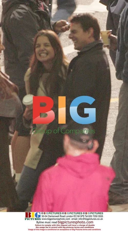 Tom Cruise and Katie Holmes on 'MI3' set