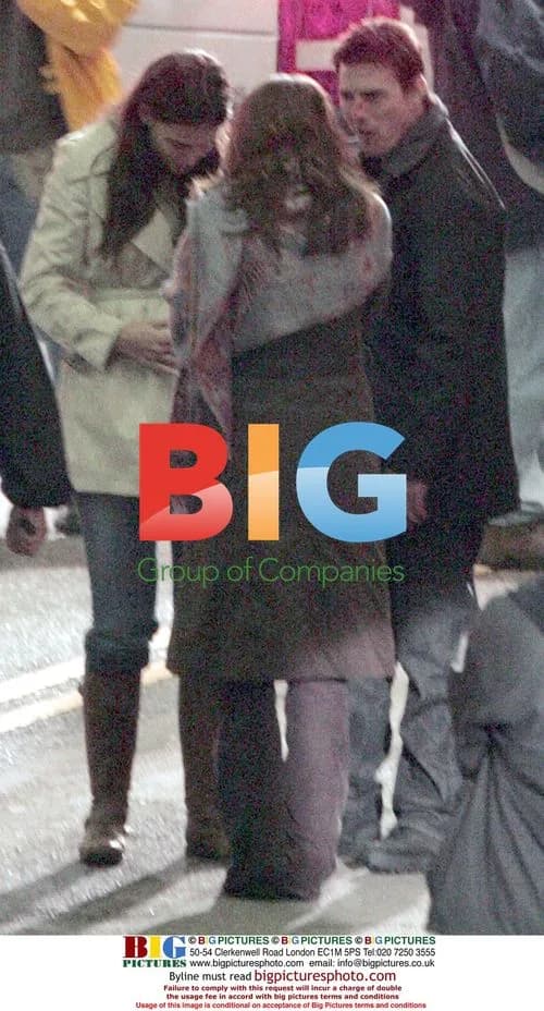 Tom Cruise and Katie Holmes on 'Mission Impossible 3' set