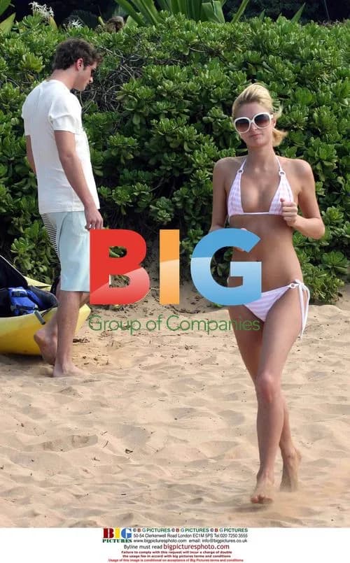 Paris and Nicky Hilton in Hawaii