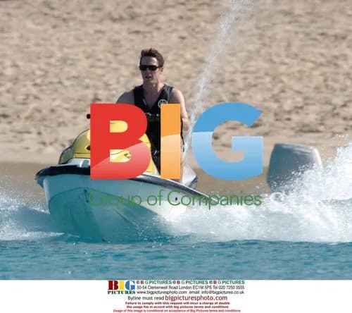 Hugh Grant and Jemima Khan Jet-Skiing in Caribbean