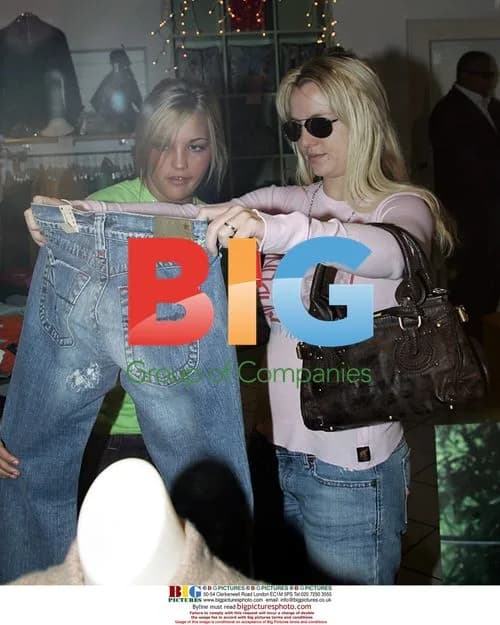 Britney Spears Goes Jeans Shopping