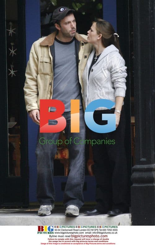 Jennifer Garner and Ben Affleck Shop in Savannah