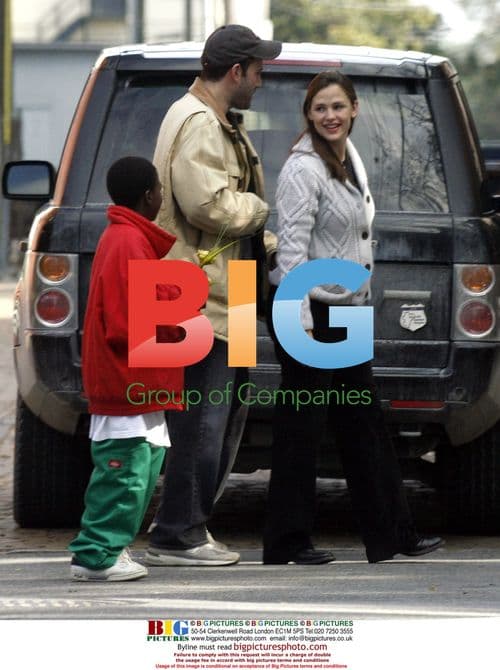 Jennifer Garner and Ben Affleck shop in Savannah