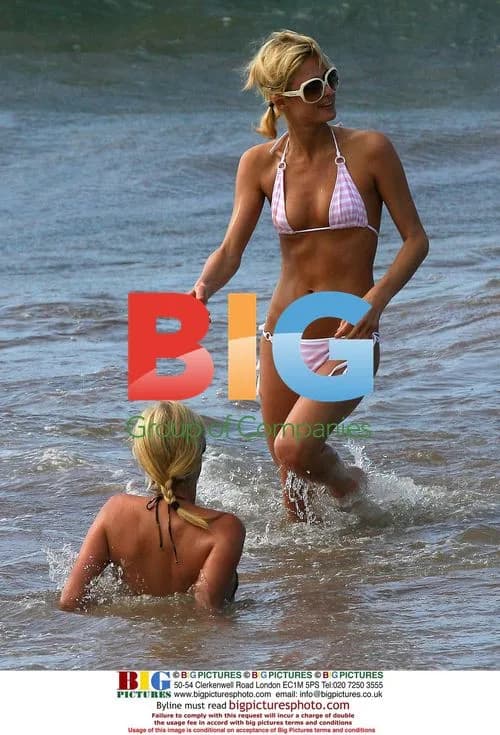 Paris and Nicky Hilton Splash in Hawaii