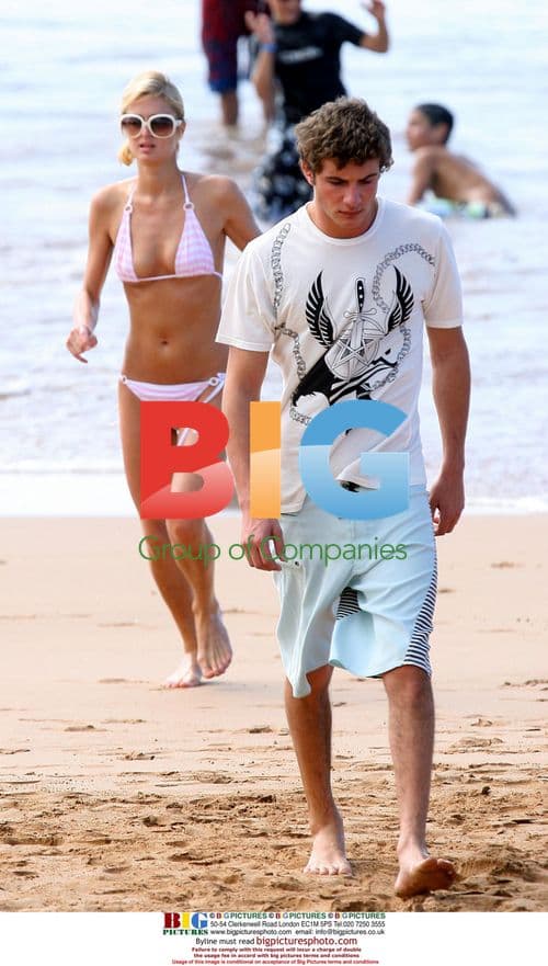 Paris Hilton and Stavros Niarchos Have Tense Holiday in Hawaii