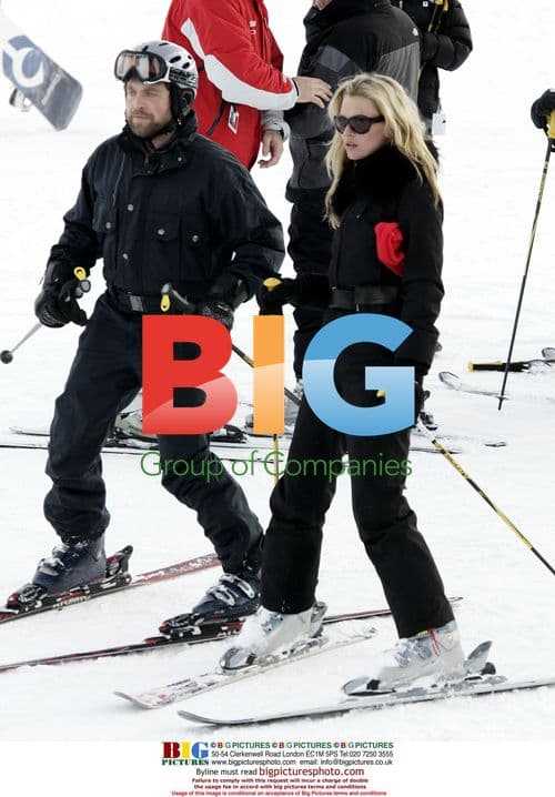 Kate Moss Skiing in Aspen