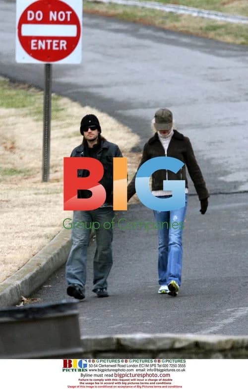 Nicole Kidman and Keith Urban out for walk