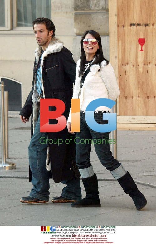 Alessandro Del Piero and wife stroll in Paris