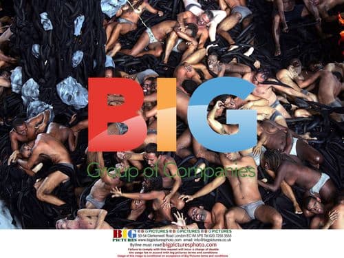 Parade of WILTON JUNIOR at Samba Schools Carnival