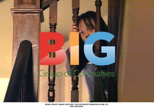 Hide and Seek with DeNiro and Fanning