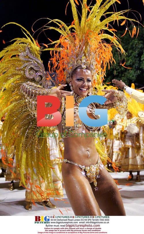 Viviane Araujo Dances in Parade