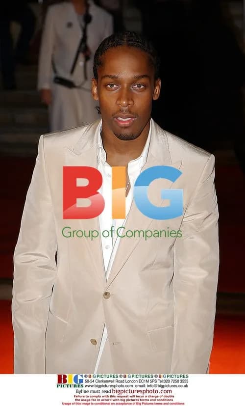 Lamar Arrives at Brit Awards 2005