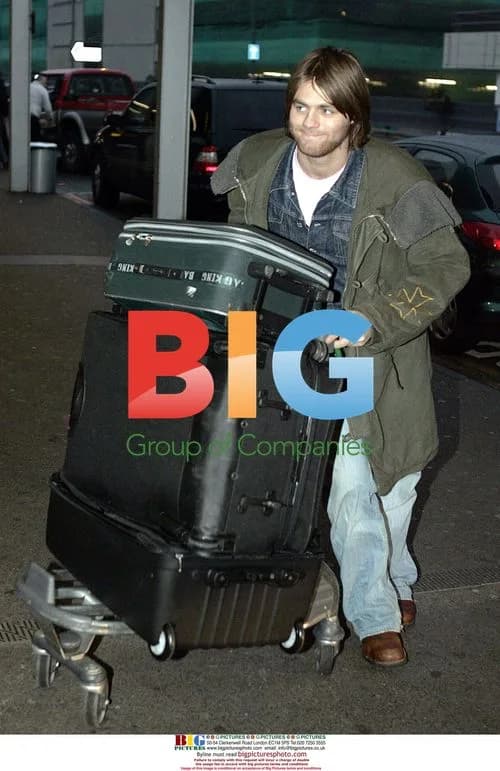 Delta Goodrem and Brian Mcfadden arrive in UK