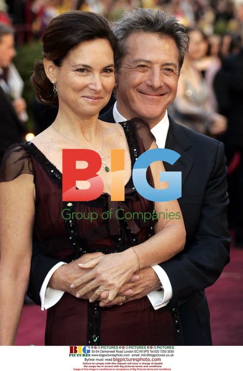 Dustin Hoffman and wife at Oscars