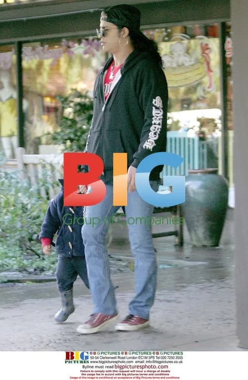 Slash takes son London shopping
