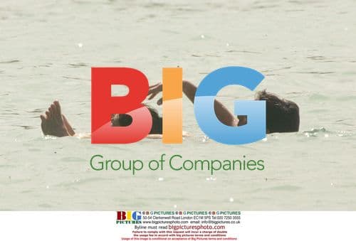 Hugh Grant and Jemima Khan on Caribbean holiday