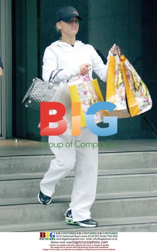 Jessica Simpson Shopping in Beverly Hills