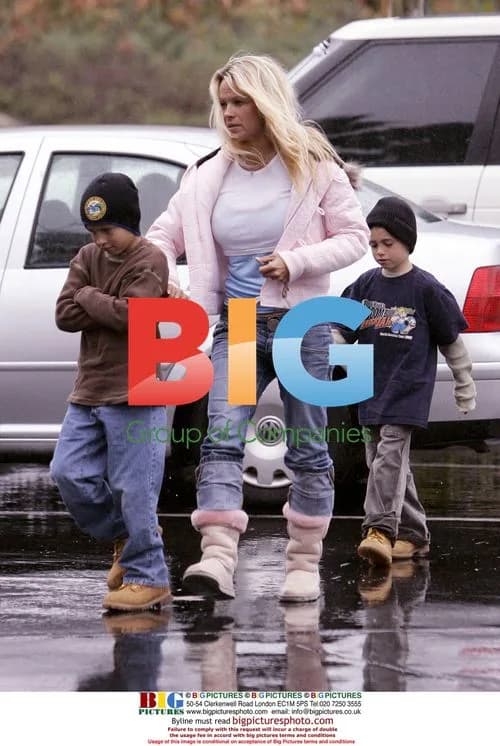 Pamela Anderson's Grocery Run with Sons