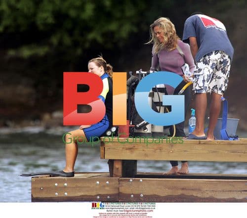 Geri Halliwell Goes Scuba Diving in Caribbean