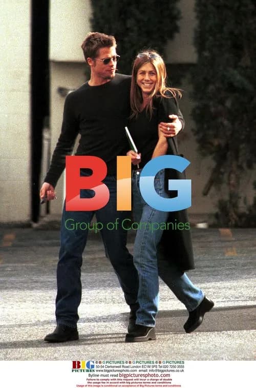 Brad Pitt and Jennifer Aniston visit art gallery