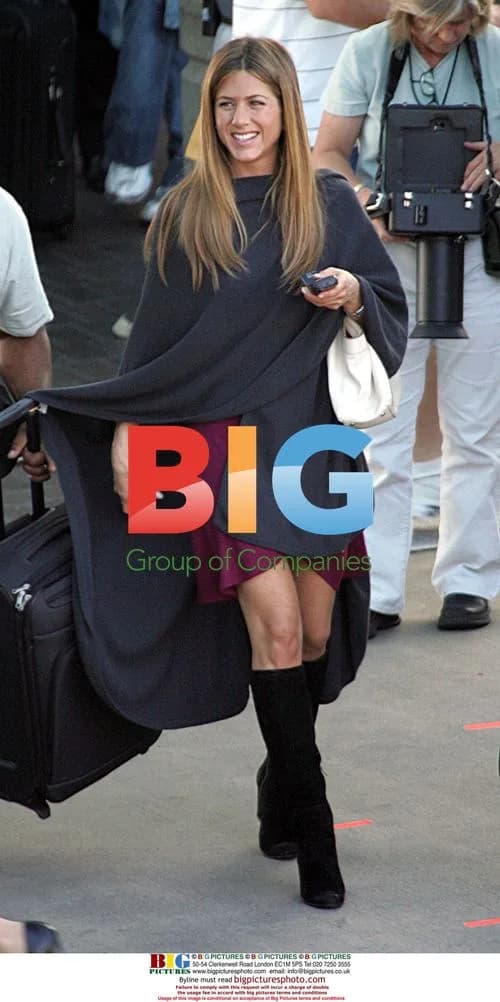 Jennifer Aniston on set of 'Otherwise Engaged'