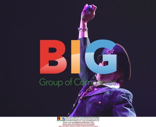 Scott Weiland Performing in Manchester