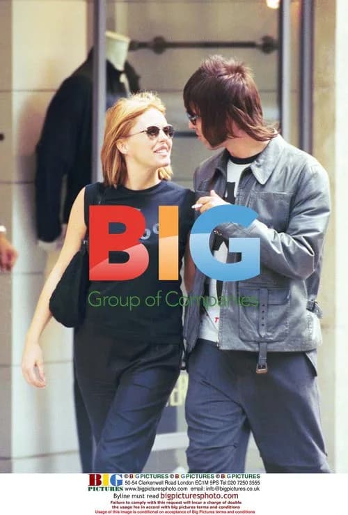 OASIS MAN LIAM GALLAGHER WITH PREGNANT PATSY KENSIT SHOPPING IN LONDON