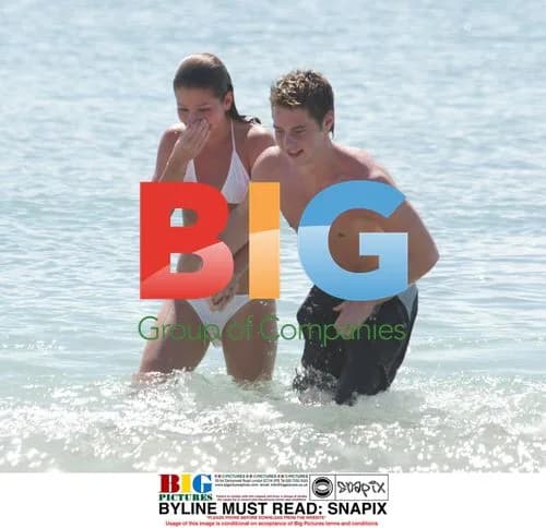 Coronation Street stars' beach romance