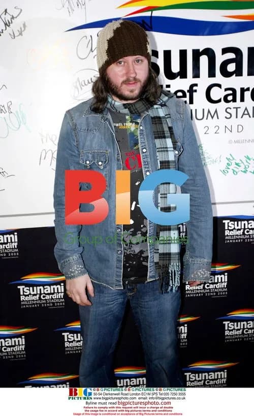 Badly Drawn Boy Backstage at Tsunami Relief Concert