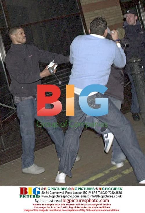 Kieron Dyer altercation with paparazzi in London