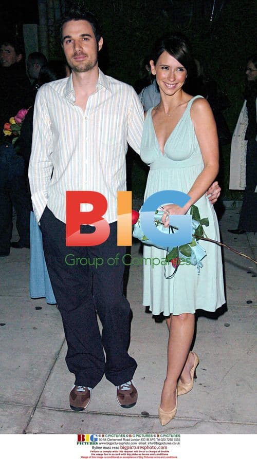 Jennifer Love Hewitt and boyfriend Scott Austin go to Koi