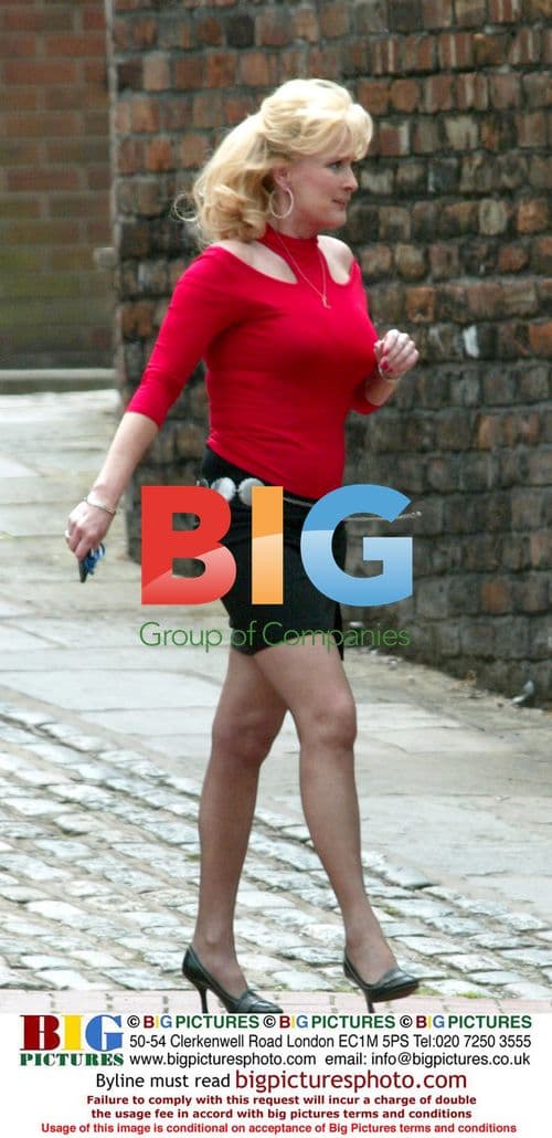 Corrie Actors Break for Lunch