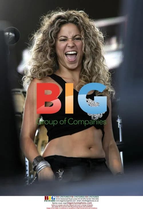 Shakira Performs at Live 8 Concert in Paris