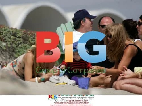 Kate Hudson and Family Enjoy 4th of July in Malibu