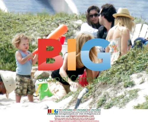 Kate Hudson with Family at Beach in Malibu