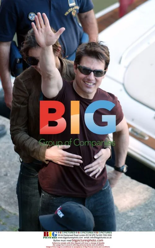 Tom Cruise and Katie Holmes PDA in Rome